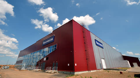 Faurecia перешла топ-менеджменту // Российские заводы автокомпонентов купила компания «Формат Инвест»