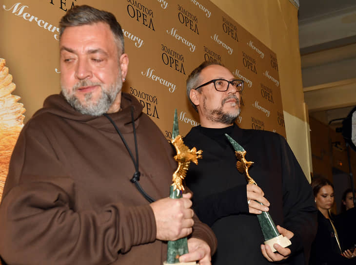 Владимир Никифоров (слева) и Дмитрий Андреев получили приз «Лучшая работа художника по костюмам» — за  фильм «Хитровка. Знак четырех»