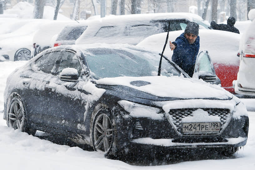 На 12:00 7 февраля высота снежного покрова в Москве составляла 53 см, в 1999-м — 58 см

