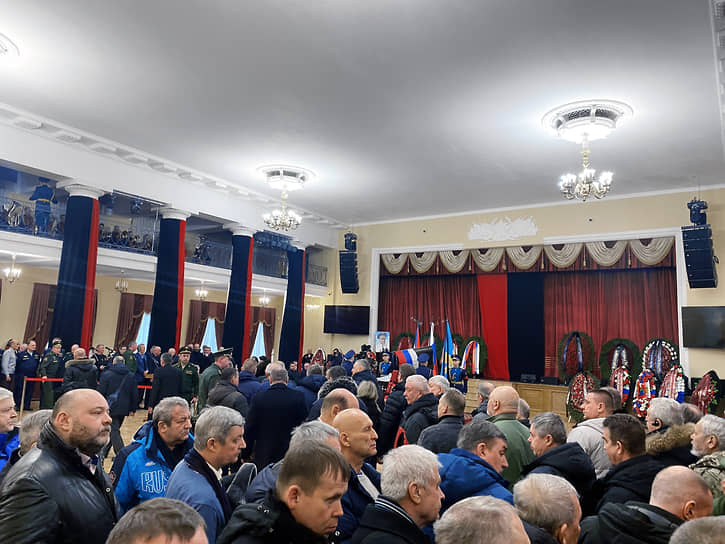 Церемония прощания в Центральном доме Российской армии