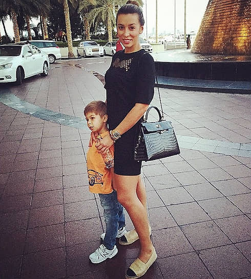 Эльсина Хайрова с сыном
