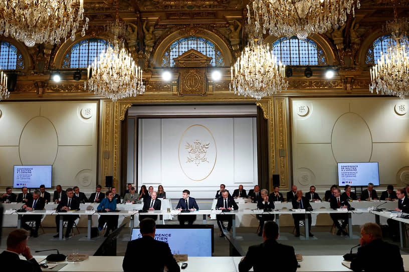 26 февраля в Париже проходит конференция по поддержке Украины, на которой присутствуют канцлер Германии Олаф Шольц, президент Польши Анджей Дуда и премьер-министры еще 15 стран ЕС 