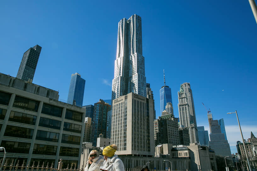В 2011-м Гери снова занялся жилыми домами. Он спроектировал небоскребы на Манхэттене в Нью-&amp;zwj;Йорке (США, на фото) и Гонконге (Китай)