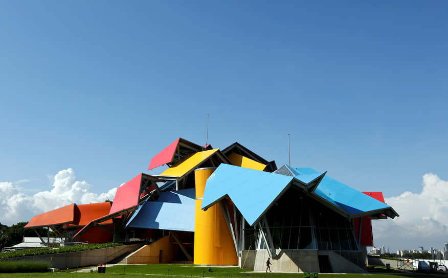 В 2013-м Гери завершил строительство Биологического музея в Панаме. Цветная крыша символизирует природное разнообразие