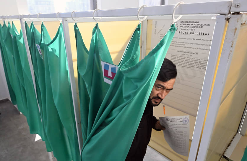Физули, Азербайджан. Избиратель на внеочередных выборах президента