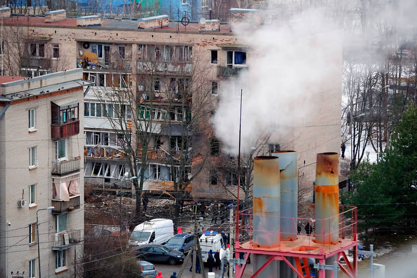 Утром 2 марта в доме № 161 на Пискаревском проспекте в Петербурге произошел взрыв. СМИ сообщали, что взорвался беспилотный летательный аппарат