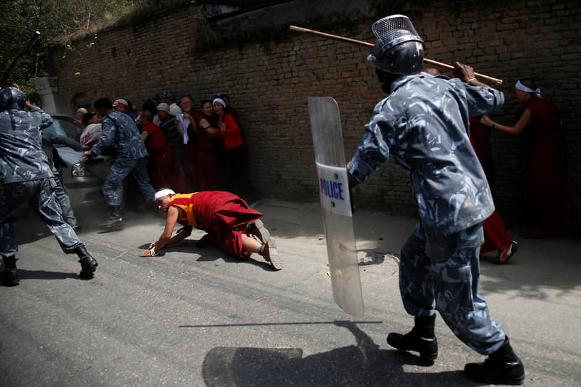В 2009 году властями Китая было решено отмечать 28 марта, день перелома в противостоянии сторон, результатом которого стало бегство тибетской аристократической элиты за рубеж и установление китайской власти в Лхасе, как День освобождения тибетцев от крепостного рабства