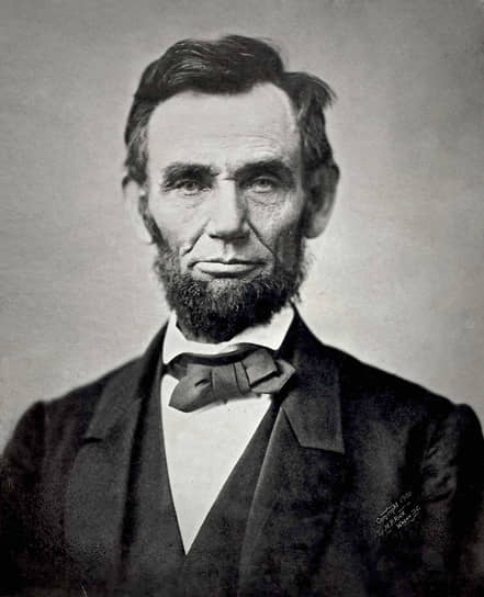 Первый президент-республиканец Авраам Линкольн изначально не собирался бороться за полную отмену рабства в США, но благодаря стечению множества обстоятельств в итоге вошел в американскую историю «Освободителем» 
