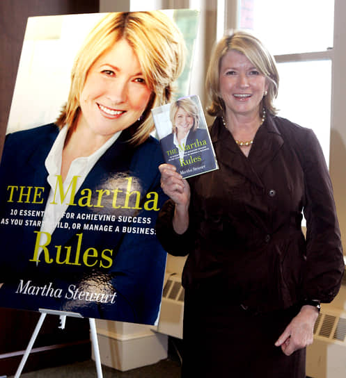 Марта Стюарт на презентации своей новой книги «Правила Марты» в книжном магазине Barnes & Noble в Нью-Йорке в 2005 году