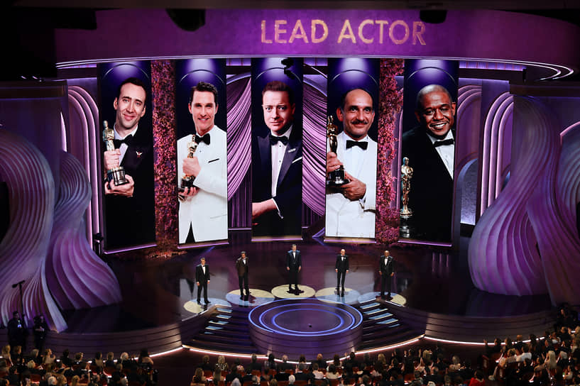 Слева направо: актеры Николас Кейдж, Мэттью Макконахи, Брендан Фрейзер, Бен Кингсли и Форест Уитакер объявляют победителя номинации «Лучший актер»