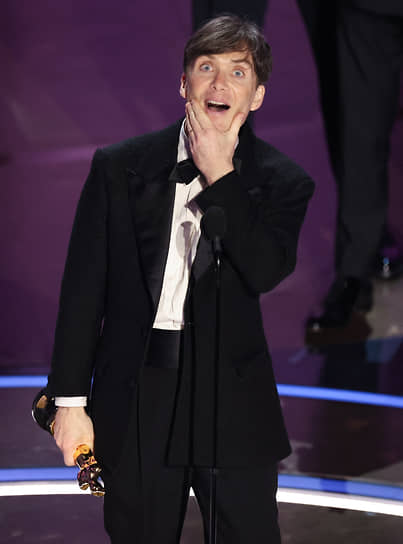 Актер Киллиан Мерфи со статуэткой «Оскар»