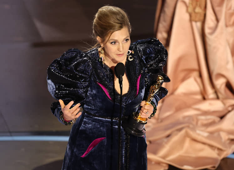 Холли Уоддингтон получила «Оскар» за лучший дизайн костюмов» (фильм «Бедные-несчастные»)
