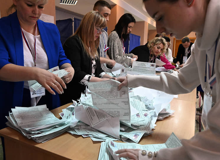 Луганск. Подсчет голосов избирателей