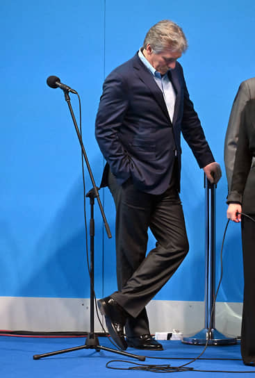 Пресс-секретарь президента Дмитрий Песков в ожидании пресс-конференции кандидата в президенты Владимира Путина