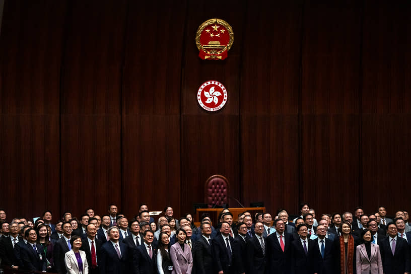 Гонконгские парламентарии после принятия Закона о безопасности (19 марта 2024 года)