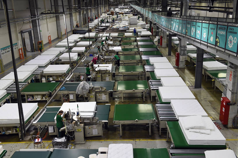 За 35 лет ASKONA стала крупнейшим в стране производителем товаров для сна. В ее цехах и офисах работают семь с половиной тысяч человек