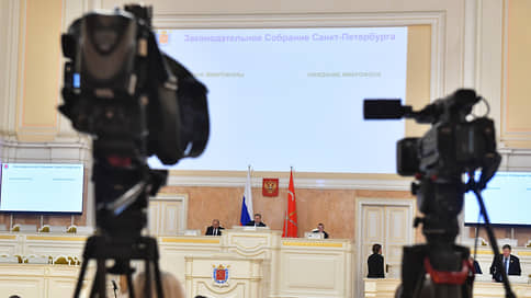 Бездействие районного масштаба // Парламент Петербурга распустил два муниципальных совета