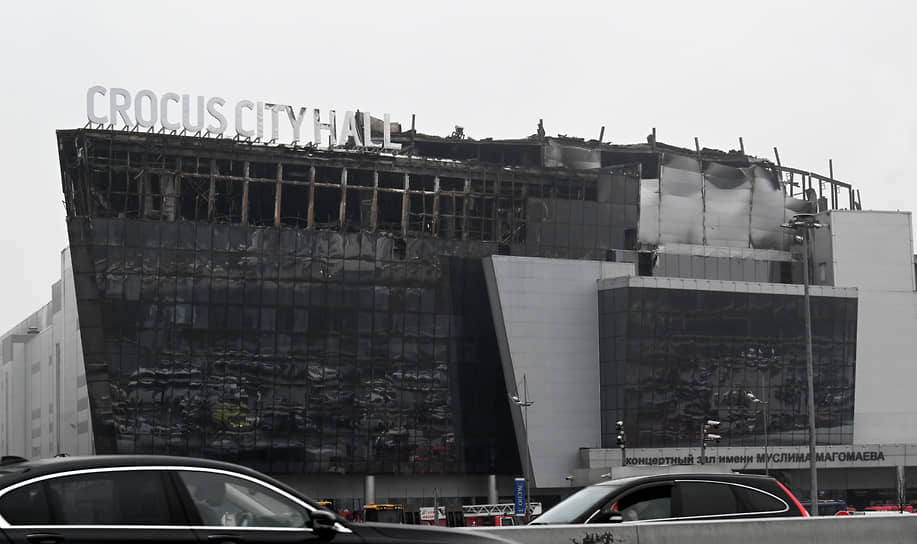 24 марта в России объявлен общенациональный траур по погибшим в теракте в «Крокус Сити Холле». Траурные мероприятия проходят по всей стране и за ее пределами