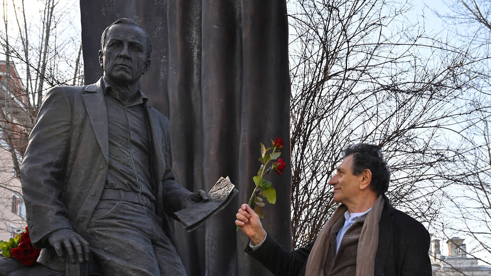 В Москве открыли памятник Михаилу Ульянову