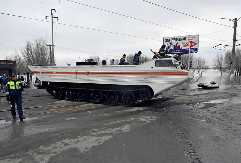 8 апреля пресс-секретарь президента России Дмитрий Песков назвал ситуацию с наводнением в Оренбургской области критической