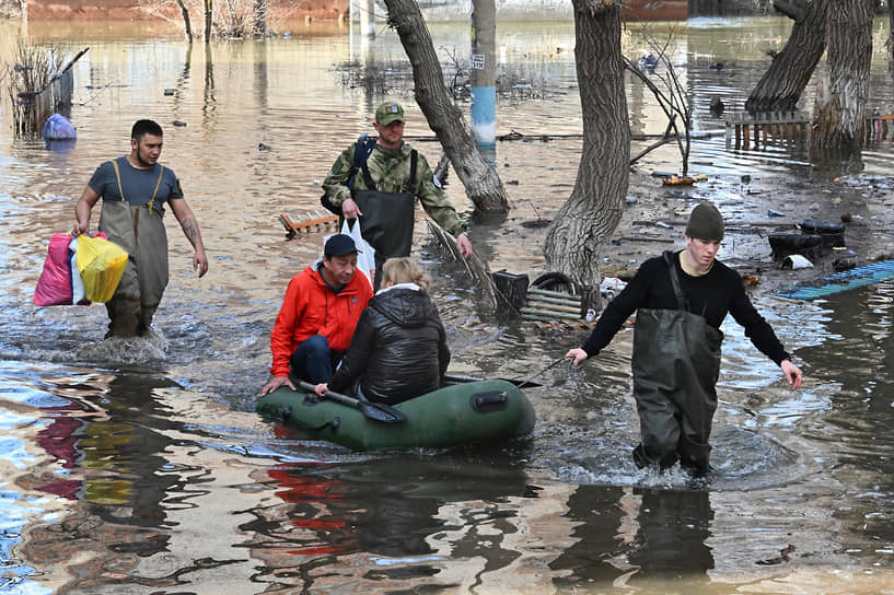По данным на утро 10 апреля, число эвакуированных из-за паводка в Оренбургской области превысило 7,7 тыс. человек