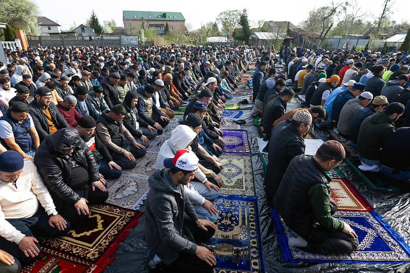 Мусульмане на богослужении в Калининграде