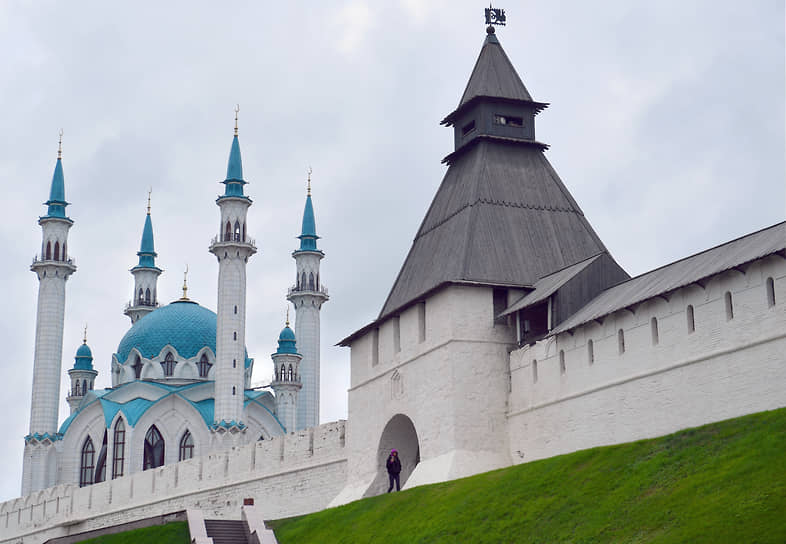 &lt;b>Казанский кремль и связанные с ним памятники&lt;/b>
&lt;br>Годы строительства каменного кремля: 1556-1562. Внесен в список объектов Всемирного наследия ЮНЕСКО в 2000 году
