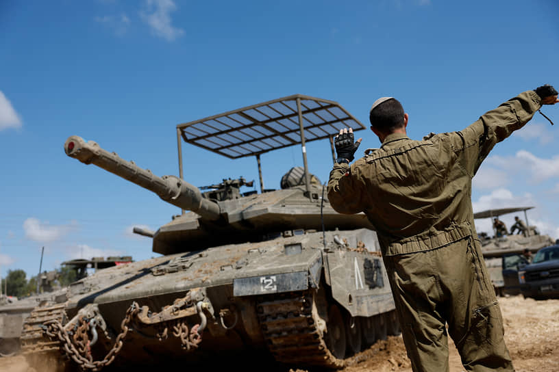 Израильский солдат возле границы с сектором Газа