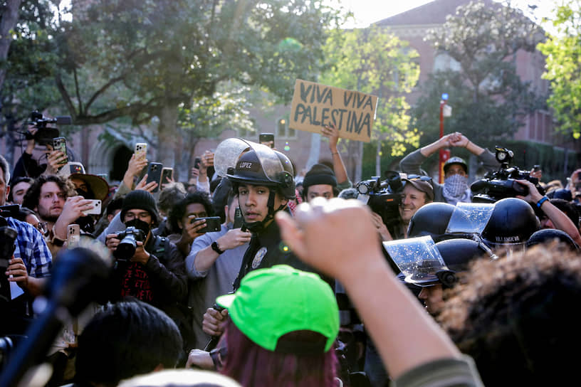 Полиция окружает лагерь протестующих в Университете Южной Калифорнии