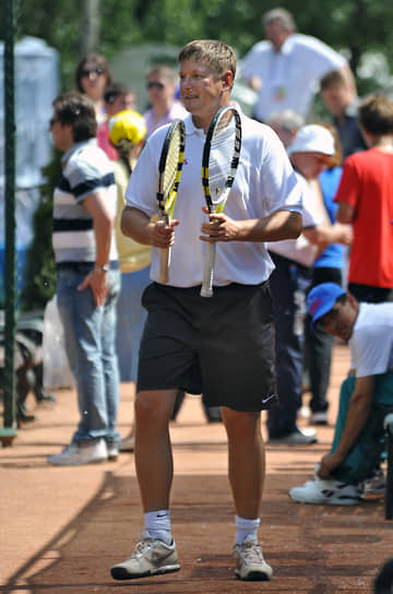 Евгений Кафельников закончил с профессиональным теннисом в возрасте 29 лет. В 2019 году его имя было включено в списки Международного зала теннисной славы. В настоящее время является вице-президентом Федерации тенниса России