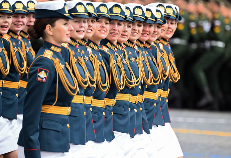 В репетиции приняли участие юнармейцы, женщины-военнослужащие, а также казаки