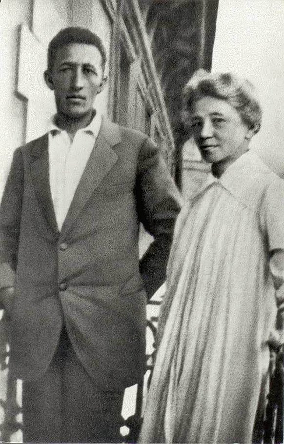 Александр Блок с матерью, 1919 год