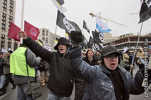 24.11.2007 В Москве прошел &quot;Марш несогласных&quot;, в котором приняли участие более 2 тыс. человек. В ходе марша было задержано несколько десятков протестующих, в их числе лидер ОГФ Гарри Каспаров
