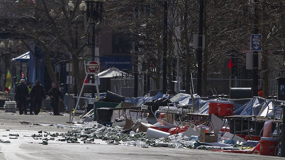 В результате двух взрывов на массовом марафоне в американском Бостоне погибли три человека, более 100 получили ранения. Власти США признали взрывы терактом