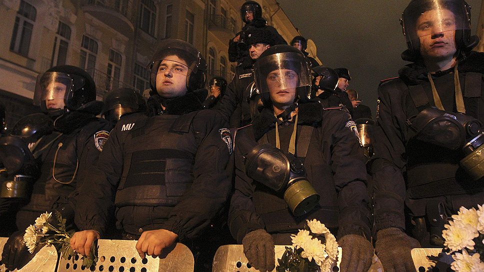 Мирная акция протеста на майдане Незалежности в Киеве