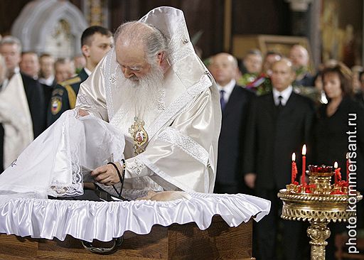 Церемония прощания с первым Президентом России Борисом Ельциным прошла в храме Христа Спасителя