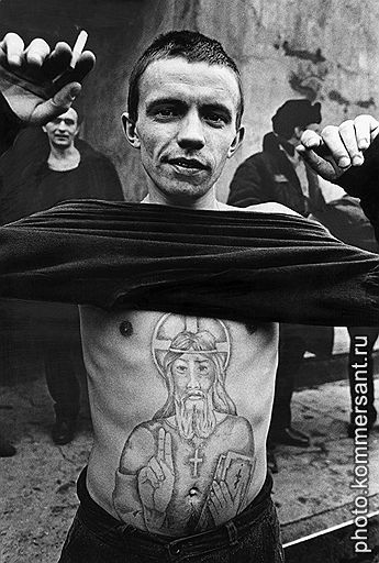 Татуировка на теле заключенного. Образ Иисуса Христа