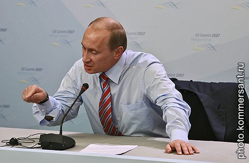 Владимир Путин указал российской оппозиции место, где она может иметь свое мнение
