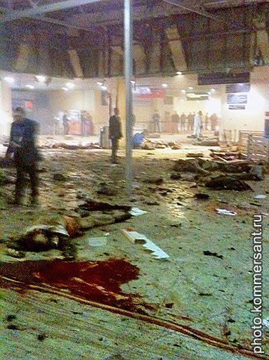 Террорист-смертник взорвался в толпе людей, встречающих прилетавших в Домодедово 
