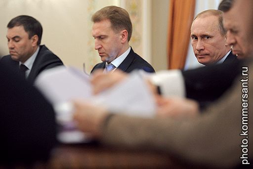 Премьер-министр Владимир Путин и члены правительства на время переключились с административных принципов ведения дискуссий на академические 