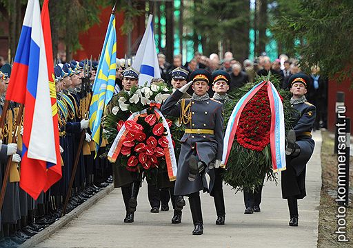 Церемония возложения венков к мемориальному комплексу «Катынь»