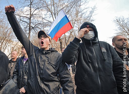 Митингующие призывали друг друга прекратить кормить Кавказ, Кремль, Общественную палату и даже чеченского крокодила