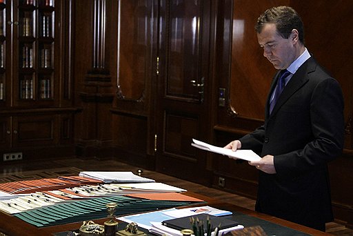 Дмитрий Медведев решил не останавливаться на сделанном и внес новые поправки в УК относительно гуманизации уголовного законодательства