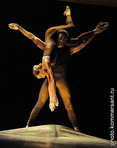 В балете Начо Дуато &amp;quot;Arcangelo&amp;quot; изящные изломы поз отражают изысканность барочной музыки