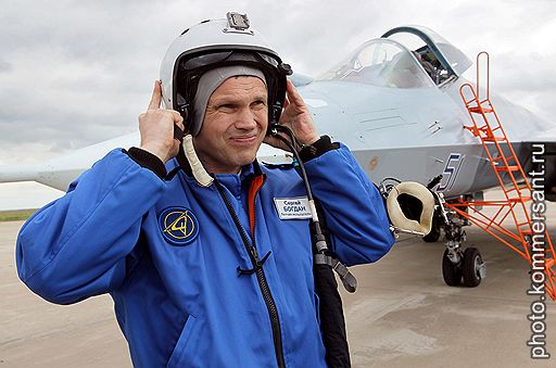Летчик-испытатель Сергей Богдан на скорости около 100 км/ч принял решение прекратить взлет