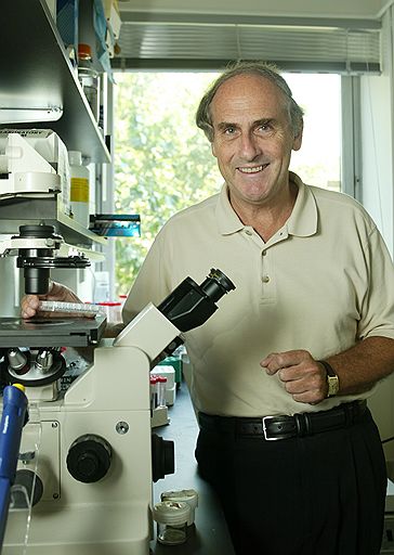 Ральф Штайнман почти 30 лет занимался изучением того, как организм человека борется с болезнями, в том числе и раком, с которым боролся сам исследователь