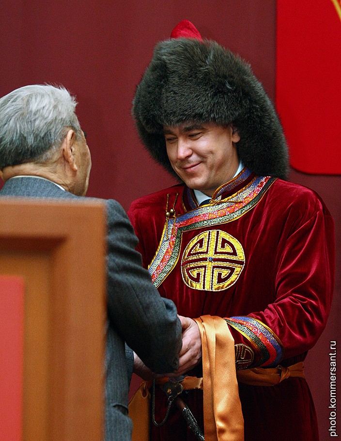 Экс--губернатор Иркутской области, вице-президент ОАО РЖД Александр Тишанин (справа)