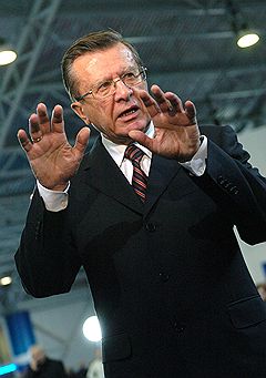 Первый заместитель председателя правительства России Виктор Зубков 