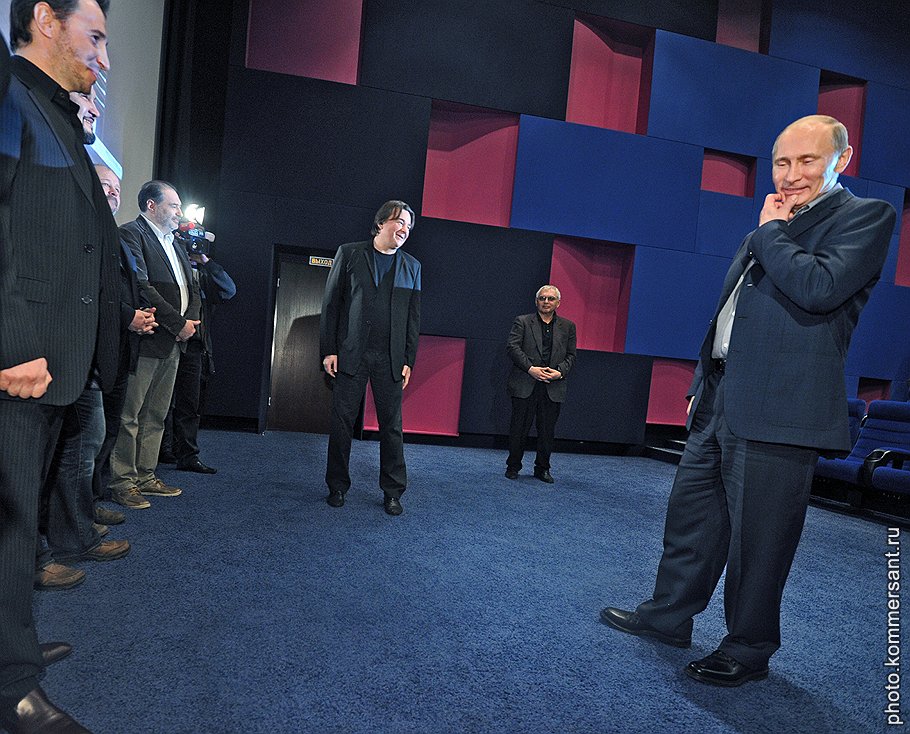 Председатель правительства России Владимир Путин на презентации фильма &amp;quot;Высоцкий&amp;quot; режиссера Петра Буслова. Презентация прошла на киностудии &amp;quot;Мосфильм&amp;quot;