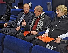 Председатель правительства России Владимир Путин, руководители Театра на Таганке Валерий Золотухин и актриса Людмила Абрамова на презентации фильма "Высоцкий" режиссера Петра Буслова. Презентация прошла на киностудии "Мосфильм"